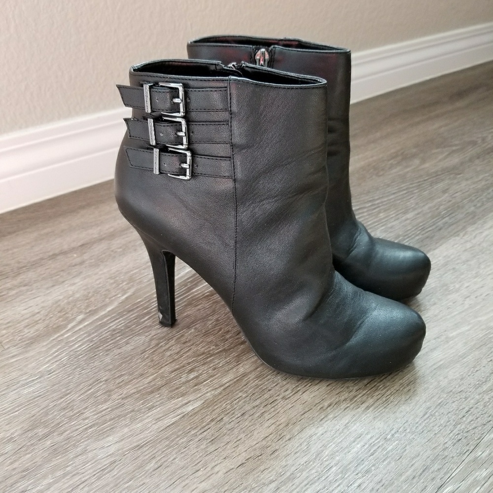 🔥SOLD🔥 BCBG Booties - Picture 1 of 7